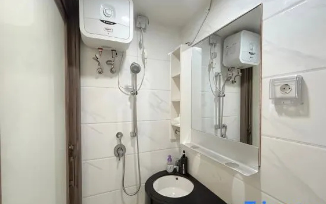 Lavrea Modern Studio @Sky House BSD,ICE,Aeonmall – Bathroom – Legok