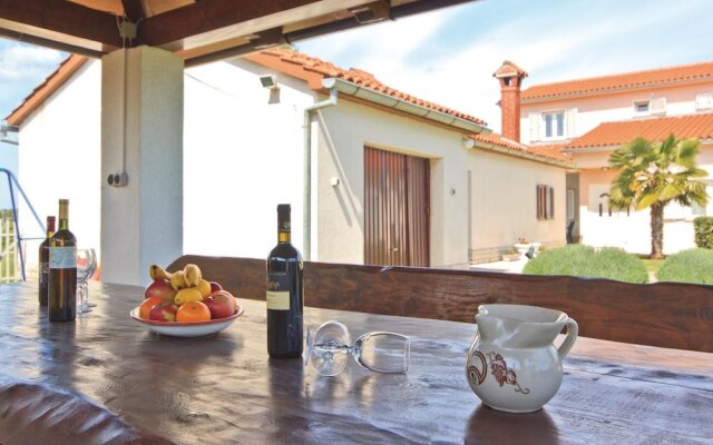 Awesome Home in Hrboki With Wifi and 3 Bedrooms