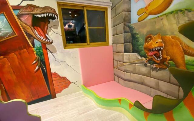 Fun Holiday Hostel