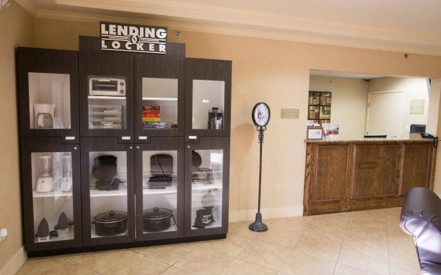 Candlewood Suites Springfield by IHG