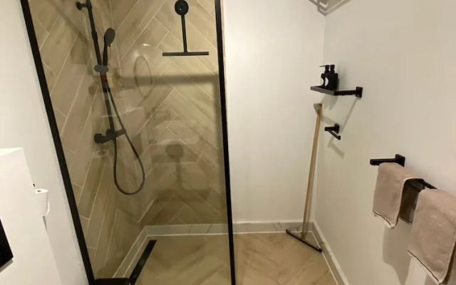 Palm Beach Vacaysuites - Bamboo Suite - Studio