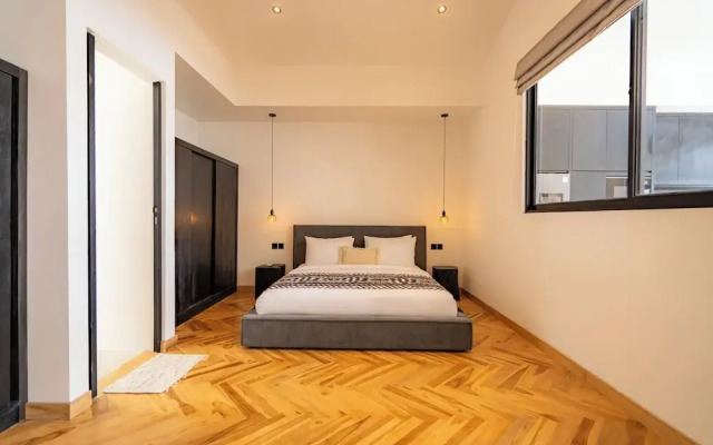 Black Villa by Betterplace