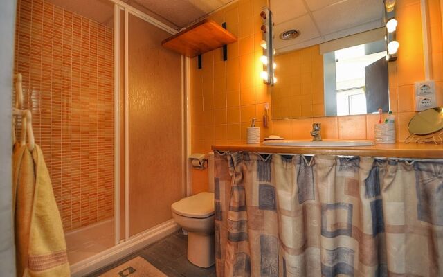 Apartment Orange