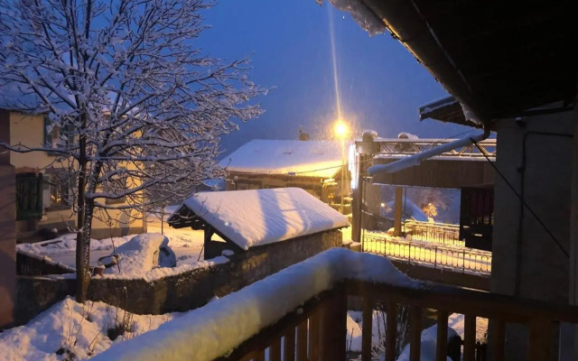 Village House in the Heart of Saint Chaffrey