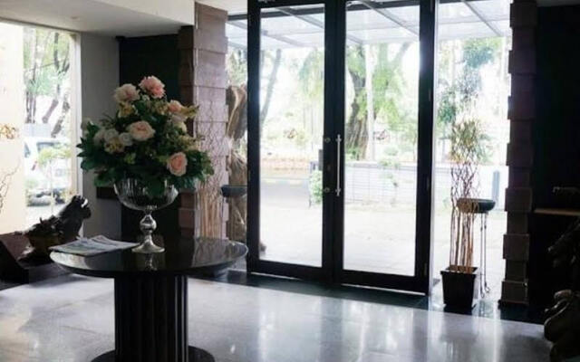 Rumah Nenek Hotel and Restaurant