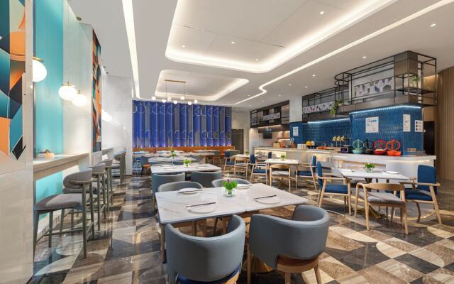 Holiday Inn Express Shanghai Changfeng Park by IHG