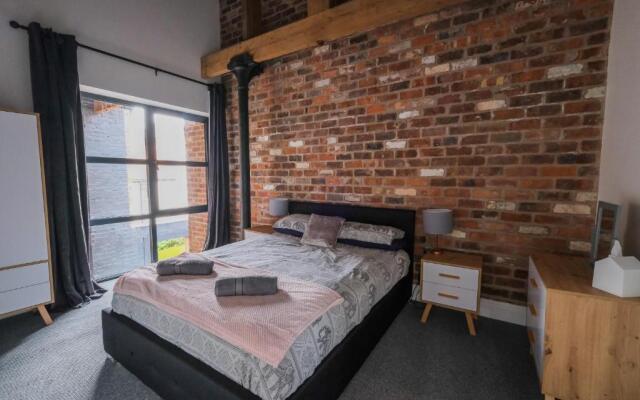 The Eden Warehouse - Green Apartment, sleeps 5