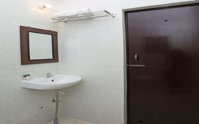 OYO 9658 Hotel Madhuram