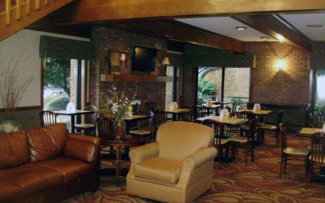 Quality Inn & Suites Searcy I-57
