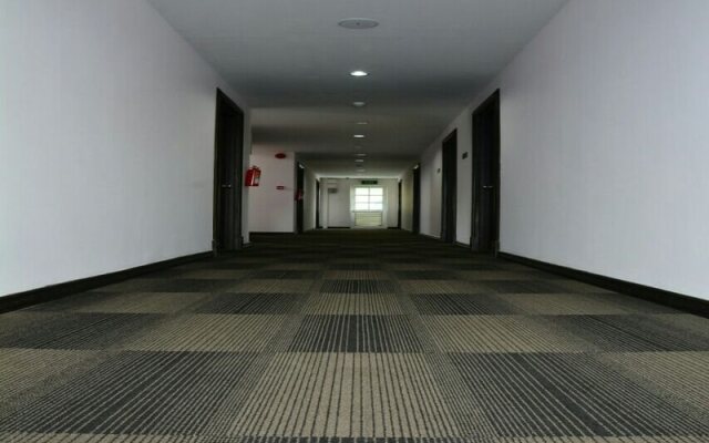 Platinum River View Hotel