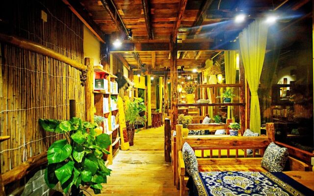 Dielianhua Cowherd Inn Zhangjiajie
