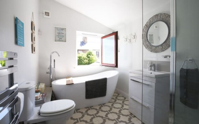 Modern, Chic 2BR Townhouse in Central Oxford