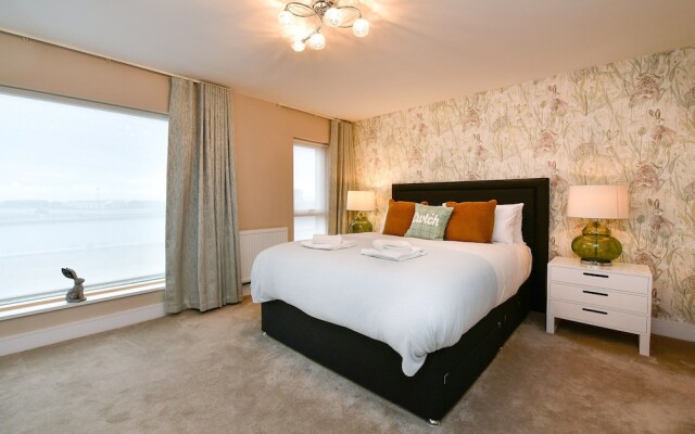 Just Stay Wales - Waterfront Townhouse