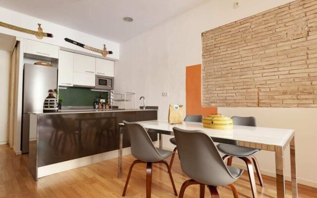 Centric 2 Bedroom Apartment With a Private Lovely Terrace