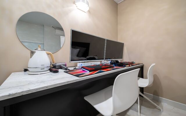 Suwon City Hall Station Hotel Azit