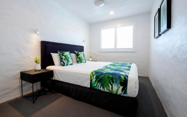 Sandcastles Noosa – Guest Rooms – Hastings Street