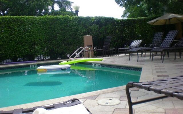 The Capri Inn