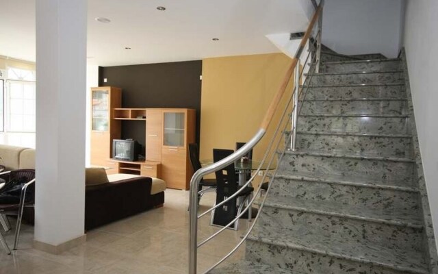 House - 3 Bedrooms with Sea views - 101983