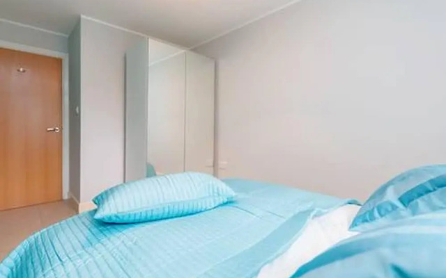 Morton Close Apartment