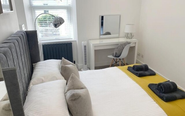 Host Stay Grenville Apartment
