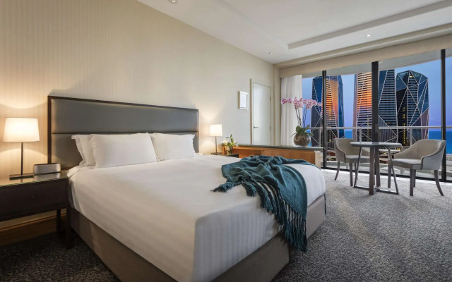 Oaks Gold Coast Hotel