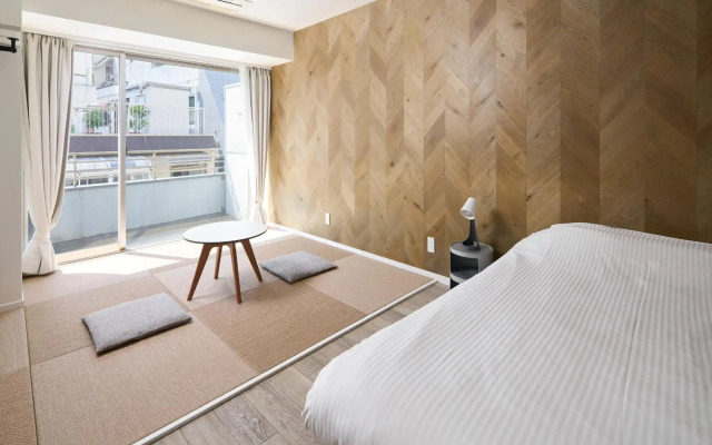 City Hotel N.U.T.S.