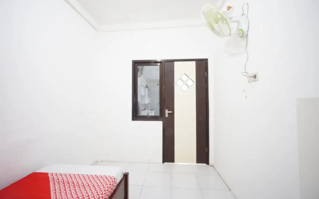 OYO 93682 Blessing's Kediri Homestay Syariah