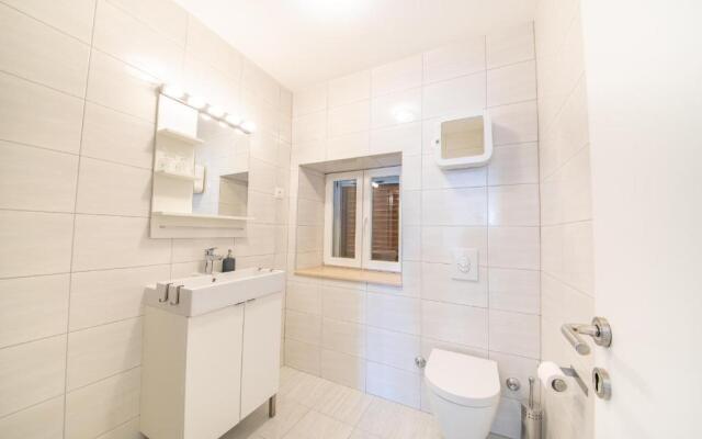 Sea Pearl Residence - Top beachfront location apartments in Bol centre