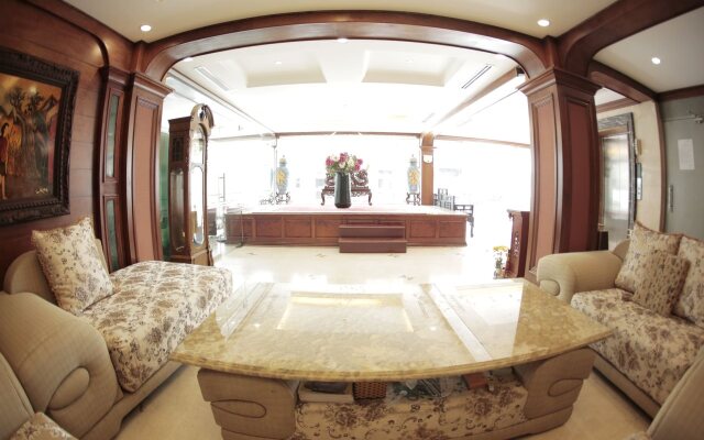 Lucky Hotel - Phu My Hung
