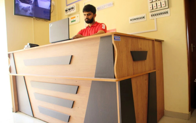 OYO 23423 Hotel Malabar Palace