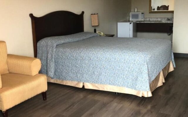 Red Deer Inn & Suites