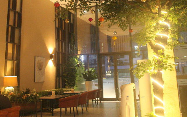 Lanura Apartments and Hotel