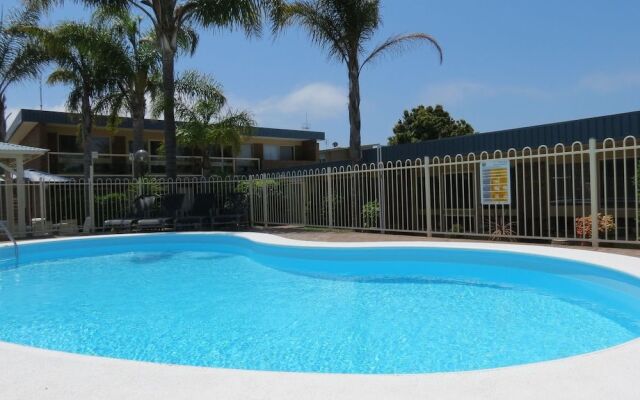 Chapman Court Holiday Units