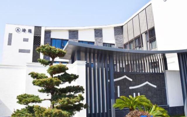 Yuxi Courtyard Hotel