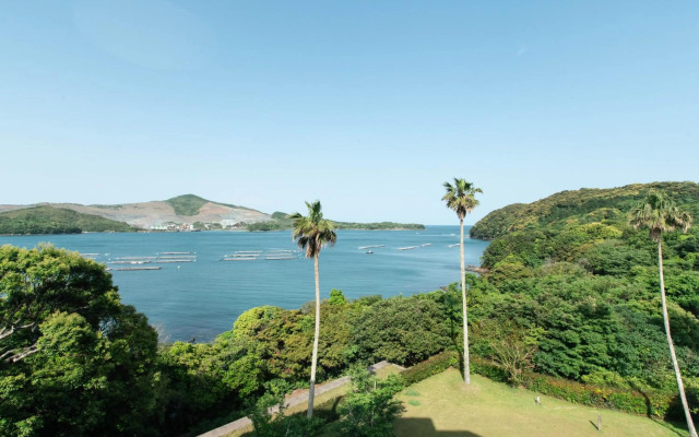 Wisterian Life Club Toba
