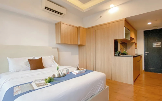 Warm Neutral Look Studio Apartment Ambassade Kuningan – Guest Rooms – Jakarta