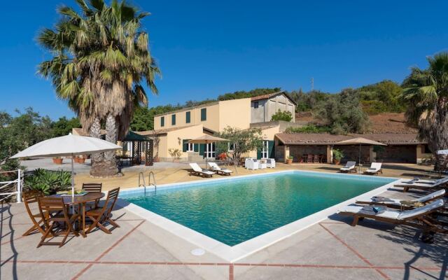 Villa Le Sorbe 12 in Caronia