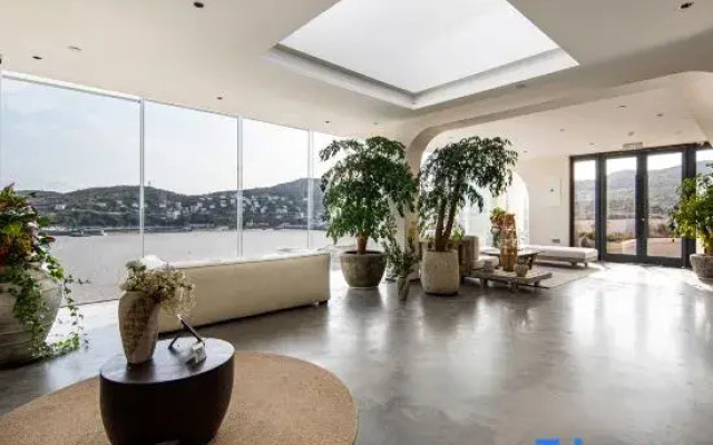 Xihui Cliff Hotel ，Shengsi