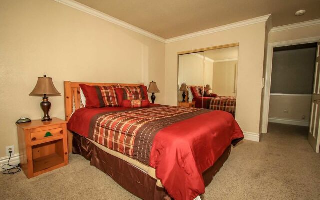 Bear Stone 686 by RedAwning