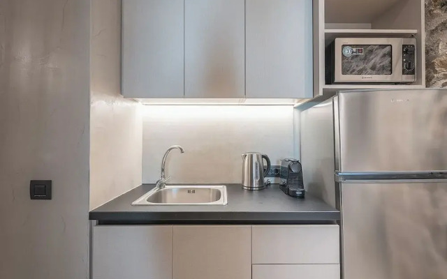 Apollonos 28 Luxury Suites