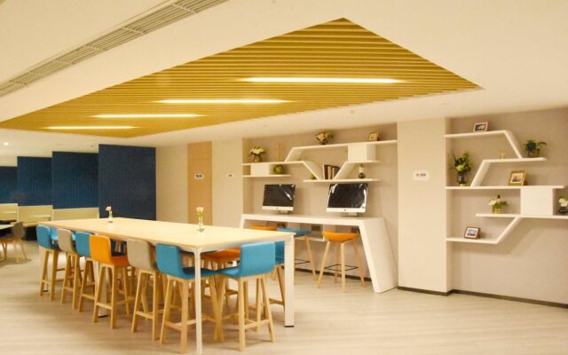 Holiday Inn Express Shanghai Gubei by IHG