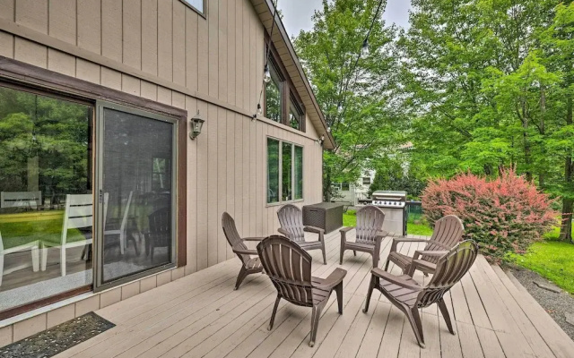 Near Hiking & Skiing: Albrightsville Home w/ Deck!