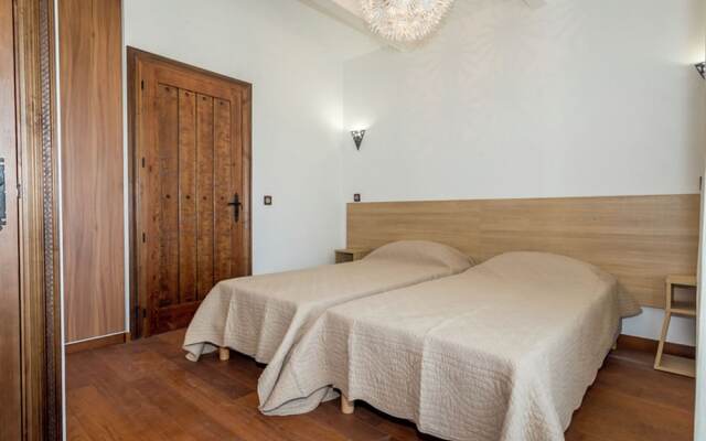 Beautiful villa with terrace in the surfing town of Biarritz