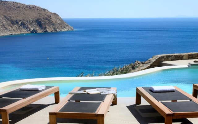 Magnolia in Mykonos With 4 Bedrooms and 4 5 Bathrooms