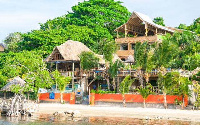 Tranquilseas Eco-Lodge, Diving Center, Restaurant & Bar