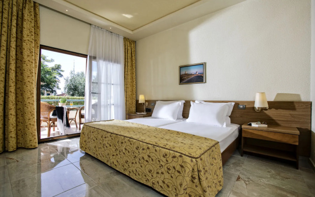 Possidi Holidays Resort & Suite Hotel