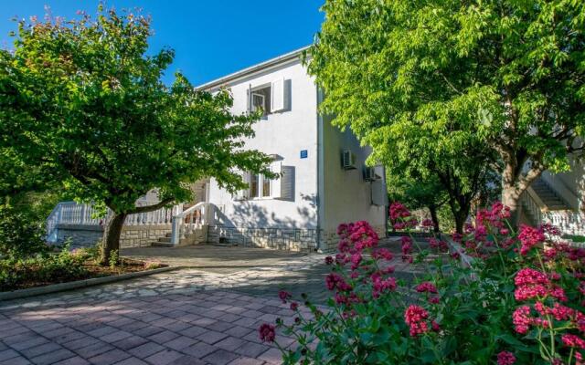 Apartments Lika