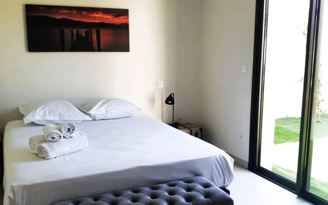 Villa 5***** piscine proche de la plage Cala Rossa