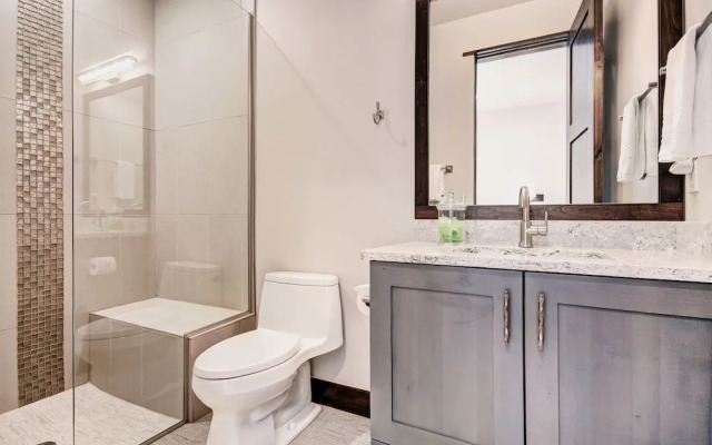 Spruce Ledge 4 Bedrooms 4.5 Bathrooms Townhouse