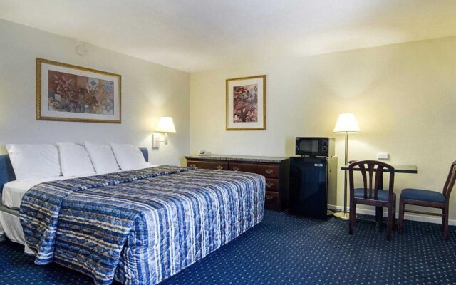Central Phoenix Hotel